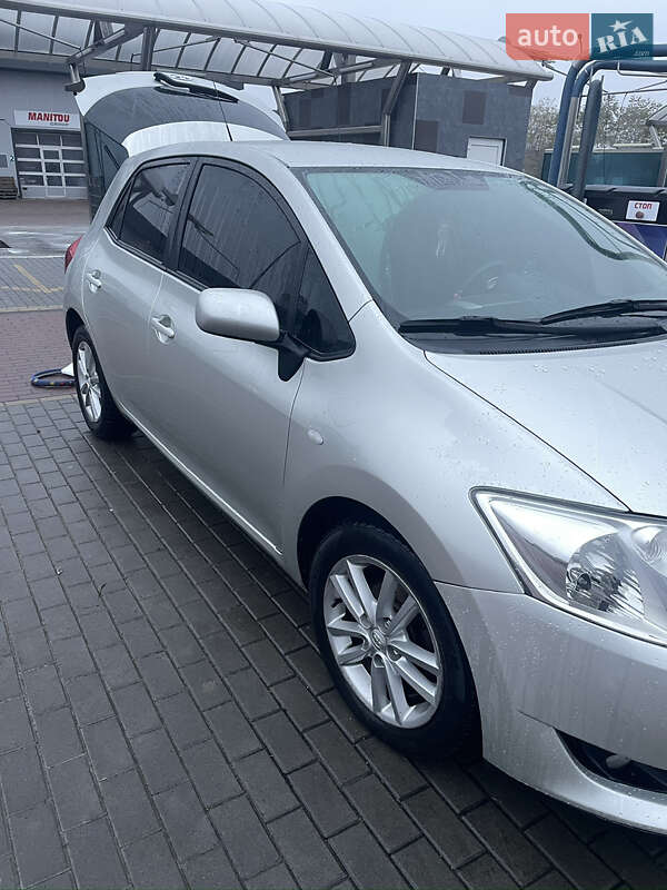 Хэтчбек Toyota Auris 2009 в Сарнах фото 11 Хэтчбек Toyota Auris 2009 в Сарнах