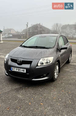 Хетчбек Toyota Auris 2009 в Дубні