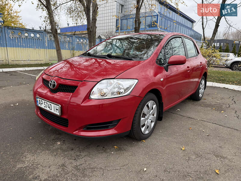 Хэтчбек Toyota Auris 2008 в Киеве