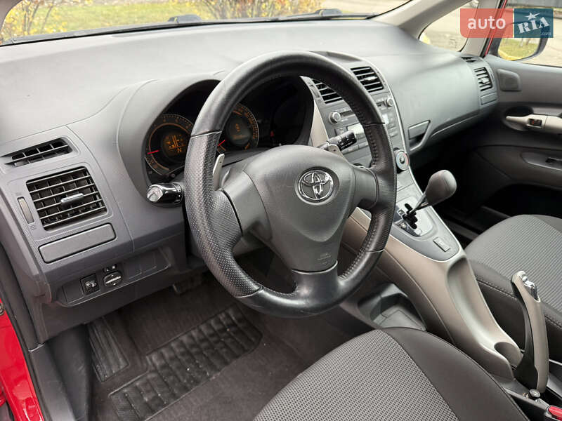 Хэтчбек Toyota Auris 2008 в Киеве