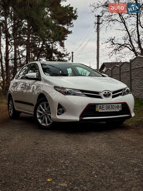 Хэтчбек Toyota Auris 2013 в Киеве