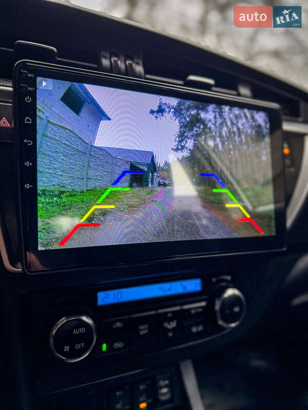 Хэтчбек Toyota Auris 2013 в Киеве