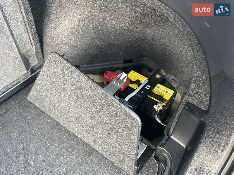 Универсал Toyota Auris 2014 в Житомире фото 75 Универсал Toyota Auris 2014 в Житомире