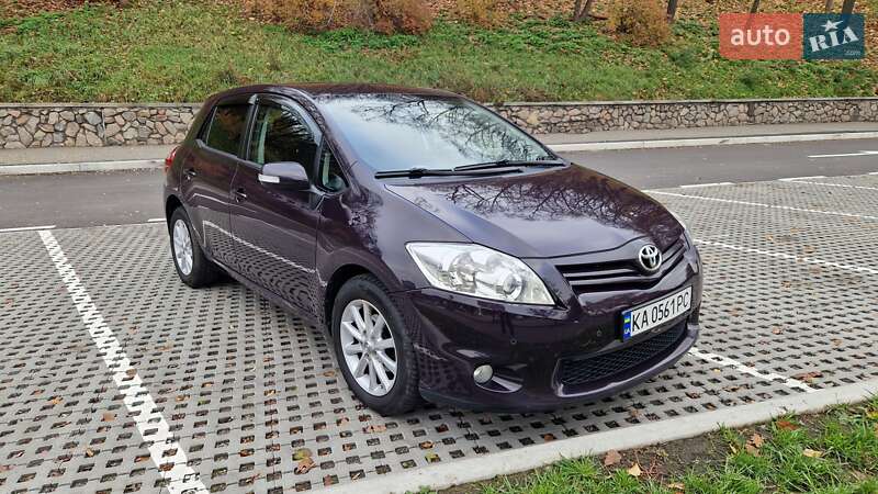 Хетчбек Toyota Auris 2010 в Києві фото 4 Хетчбек Toyota Auris 2010 в Києві