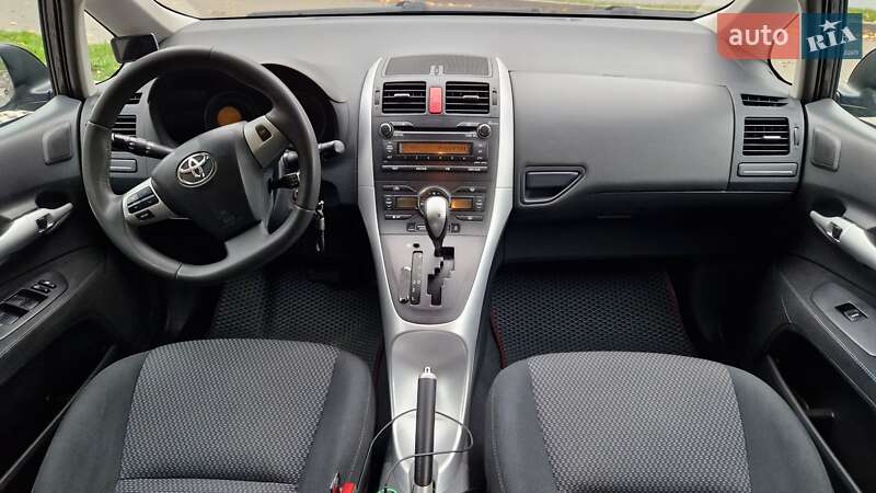 Хетчбек Toyota Auris 2010 в Києві фото 7 Хетчбек Toyota Auris 2010 в Києві
