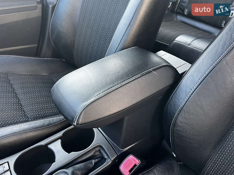 Хэтчбек Toyota Auris 2013 в Луцке фото 33 Хэтчбек Toyota Auris 2013 в Луцке