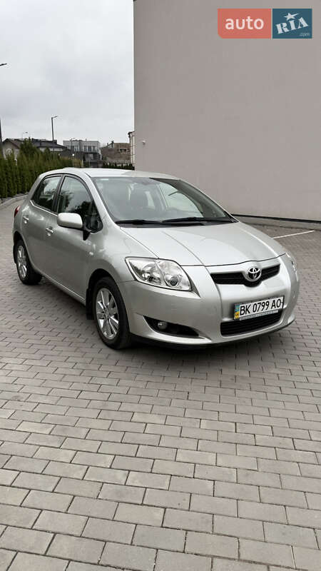 Хэтчбек Toyota Auris 2008 в Ровно фото 2 Хэтчбек Toyota Auris 2008 в Ровно