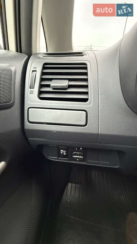 Хэтчбек Toyota Auris 2008 в Ровно фото 11 Хэтчбек Toyota Auris 2008 в Ровно