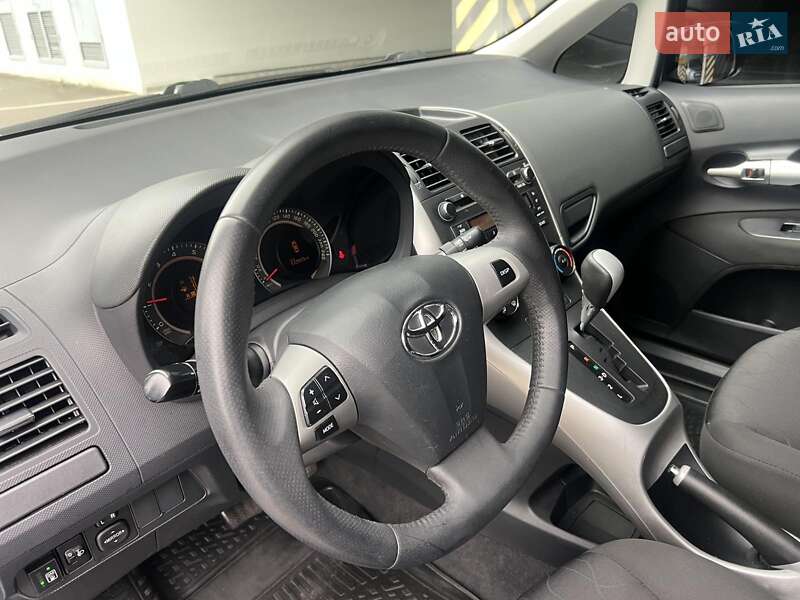 Хэтчбек Toyota Auris 2011 в Киеве фото 12 Хэтчбек Toyota Auris 2011 в Киеве