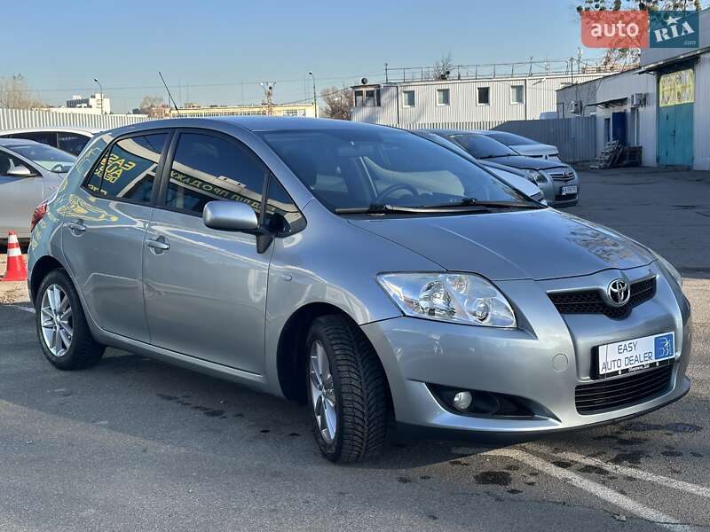 Хэтчбек Toyota Auris 2008 в Киеве