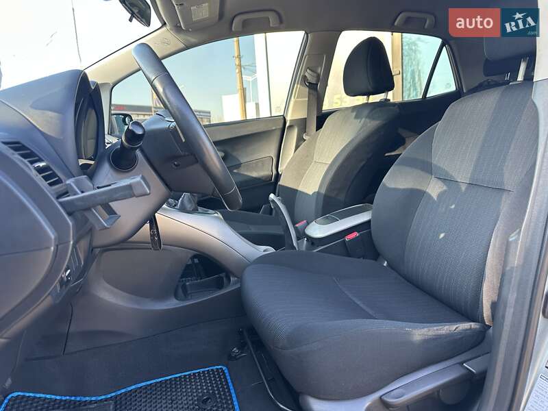 Хэтчбек Toyota Auris 2008 в Киеве