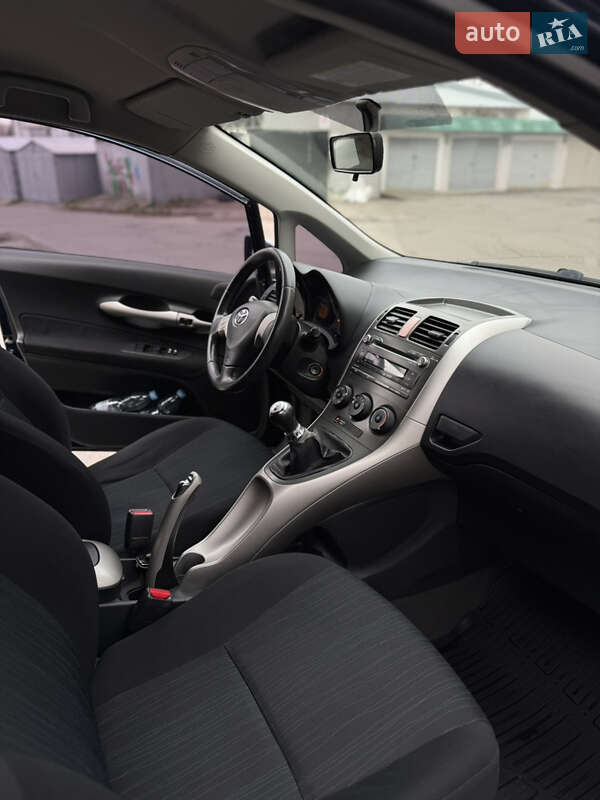 Хэтчбек Toyota Auris 2008 в Виннице