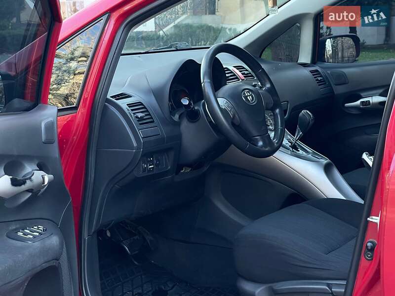 Хэтчбек Toyota Auris 2008 в Николаеве