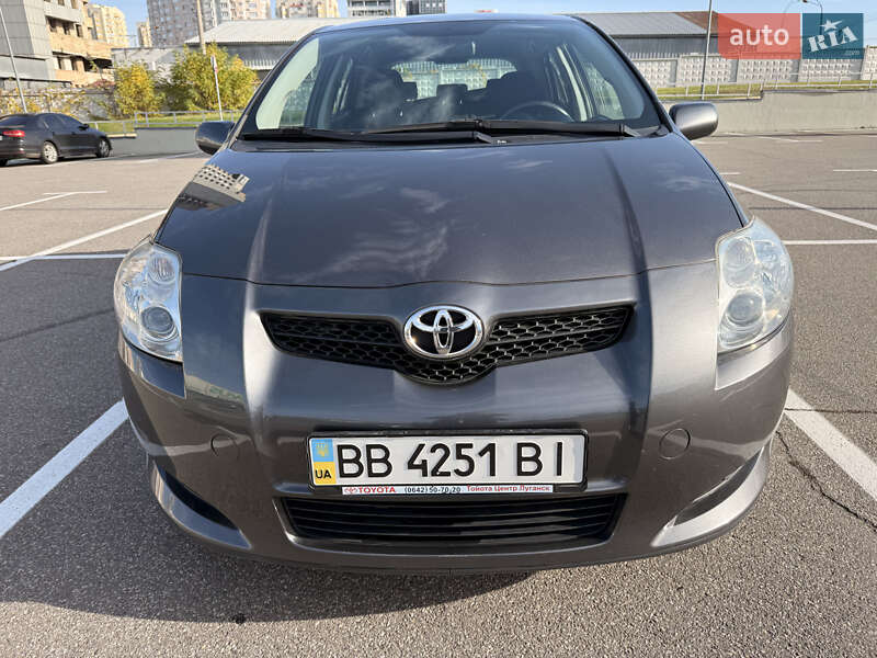 Хэтчбек Toyota Auris 2008 в Киеве