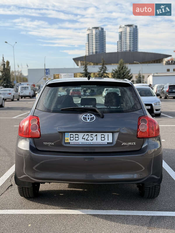 Хэтчбек Toyota Auris 2008 в Киеве