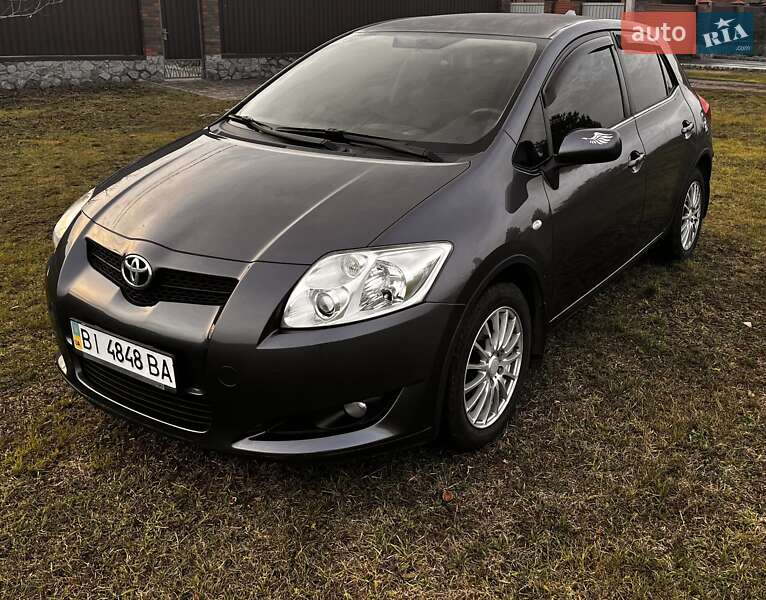 Хэтчбек Toyota Auris 2008 в Полтаве