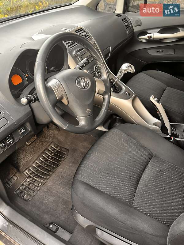 Хэтчбек Toyota Auris 2008 в Полтаве