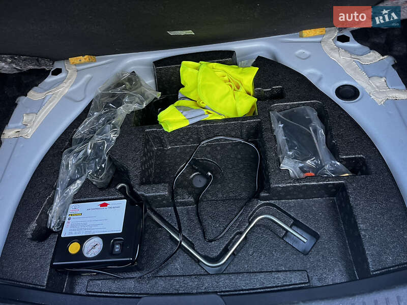 Хэтчбек Toyota Auris 2013 в Луцке фото 45 Хэтчбек Toyota Auris 2013 в Луцке