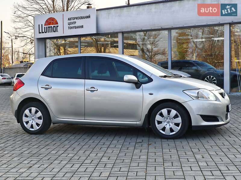 Хетчбек Toyota Auris 2007 в Дніпрі