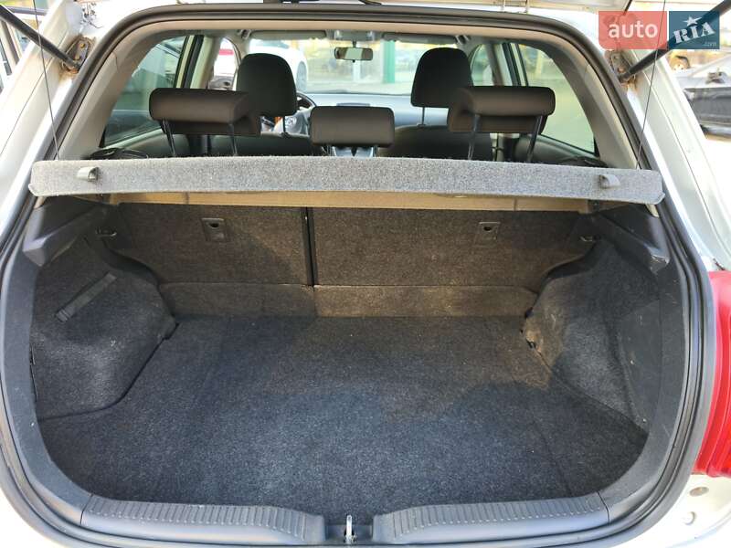 Хетчбек Toyota Auris 2007 в Дніпрі