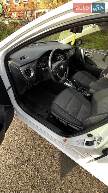 Хетчбек Toyota Auris 2014 в Дніпрі фото 11 Хетчбек Toyota Auris 2014 в Дніпрі