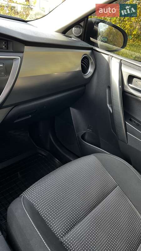 Хетчбек Toyota Auris 2014 в Дніпрі фото 17 Хетчбек Toyota Auris 2014 в Дніпрі