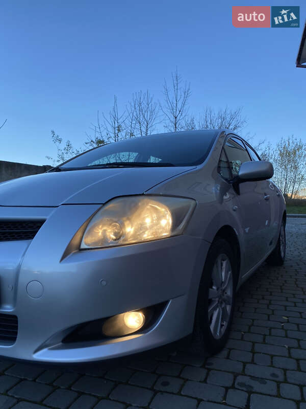 Хетчбек Toyota Auris 2006 в Івано-Франківську