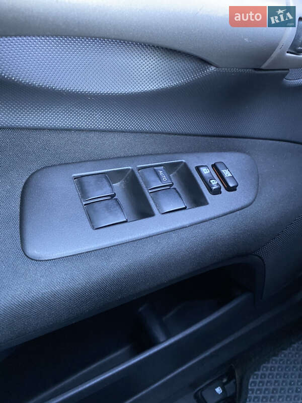 Хетчбек Toyota Auris 2006 в Івано-Франківську