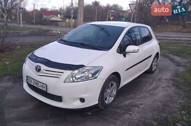 Хэтчбек Toyota Auris 2011 в Кропивницком