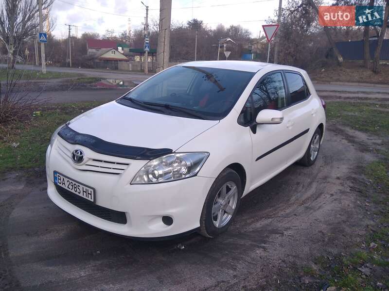 Toyota Auris 2011