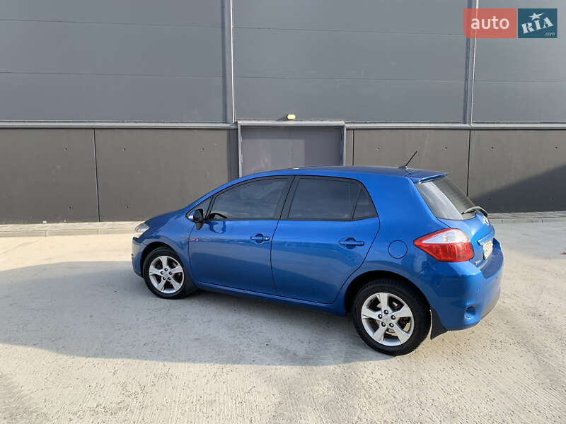 Хетчбек Toyota Auris 2010 в Києві