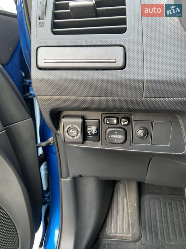 Хетчбек Toyota Auris 2010 в Києві