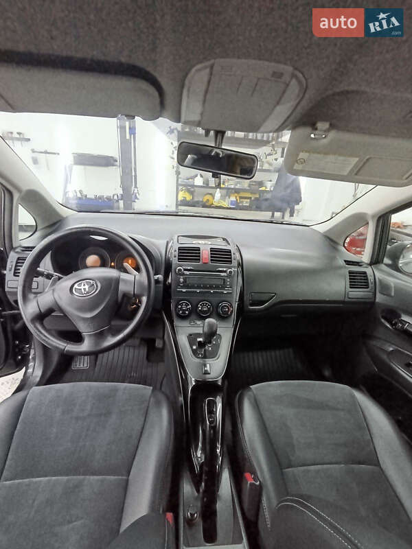 Хетчбек Toyota Auris 2008 в Чернівцях