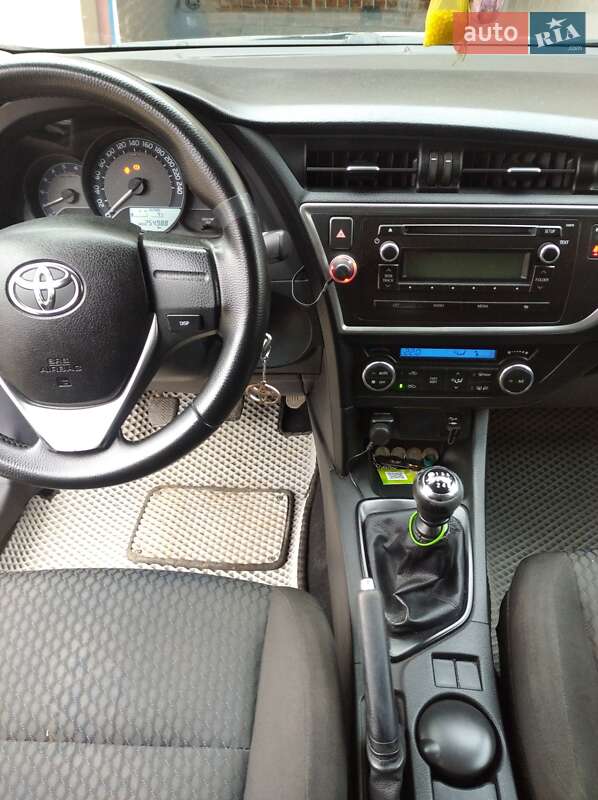 Універсал Toyota Auris 2015 в Тернополі