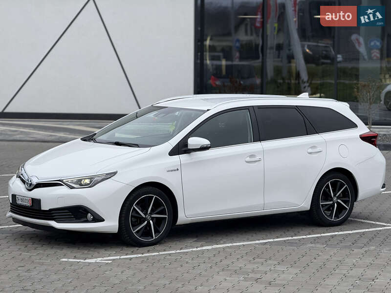 Універсал Toyota Auris 2017 в Луцьку фото 2 Універсал Toyota Auris 2017 в Луцьку