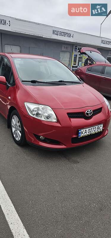 Хэтчбек Toyota Auris 2008 в Киеве