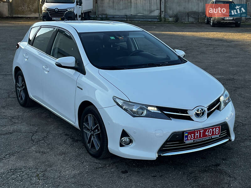 Хэтчбек Toyota Auris 2013 в Луцке