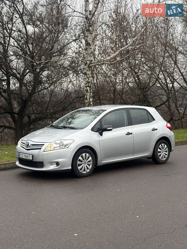 Хетчбек Toyota Auris 2010 в Києві