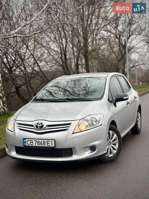 Хетчбек Toyota Auris 2010 в Києві