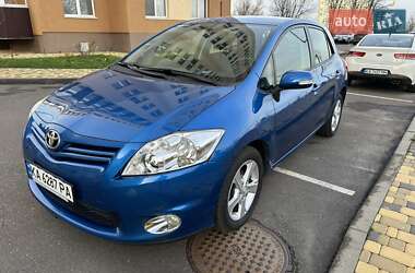 Хэтчбек Toyota Auris 2012 в Киеве
