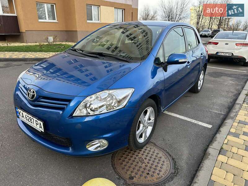 Toyota Auris 2012