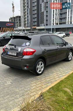 Хэтчбек Toyota Auris 2012 в Киеве