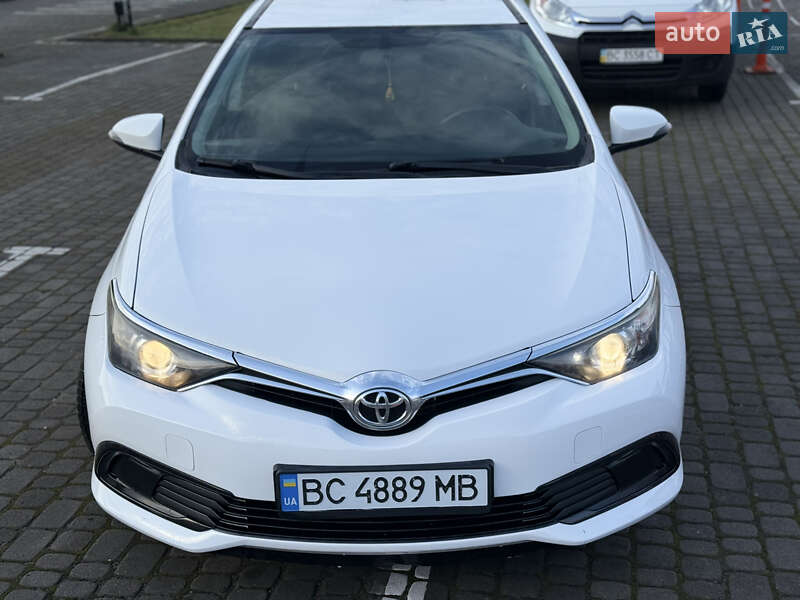 Toyota Auris 2016