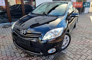 Хэтчбек Toyota Auris 2011 в Виннице