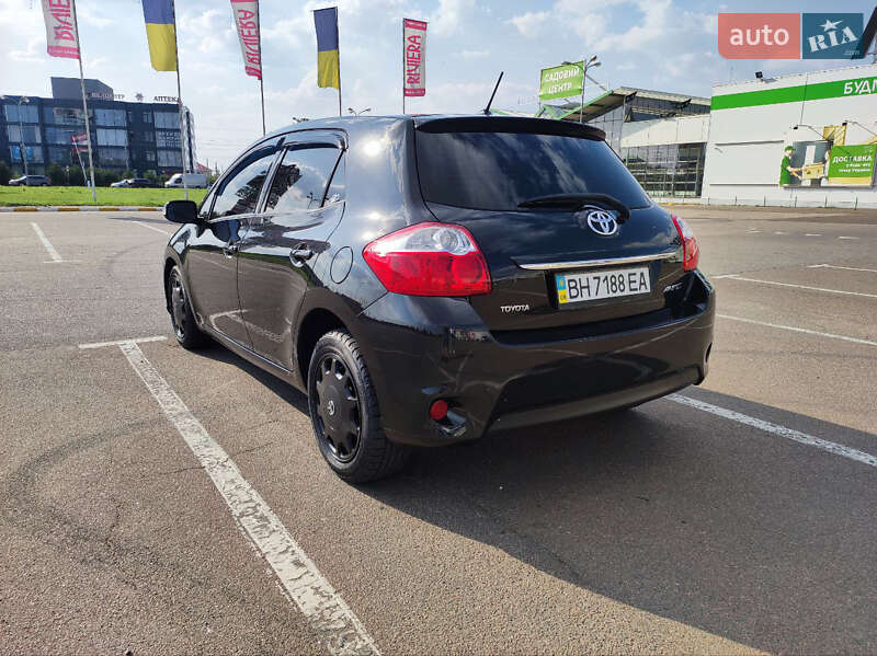 Хэтчбек Toyota Auris 2011 в Одессе