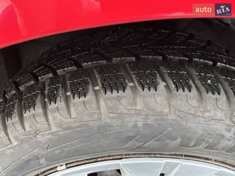 Хетчбек Toyota Auris 2008 в Дніпрі