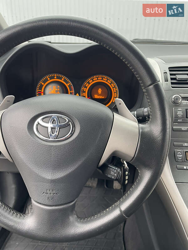 Хетчбек Toyota Auris 2008 в Києві