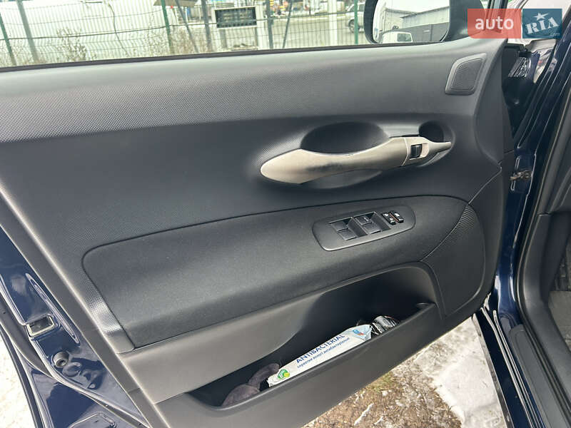 Хэтчбек Toyota Auris 2008 в Буче