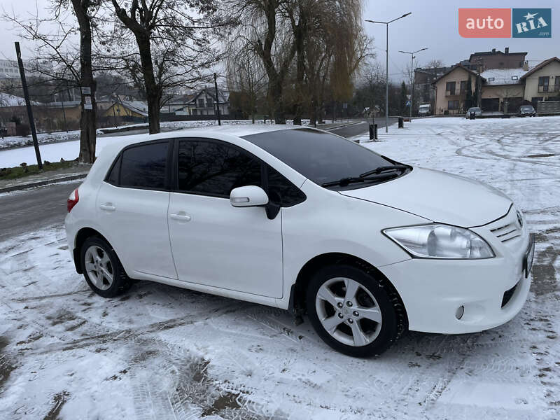 Toyota Auris 2012