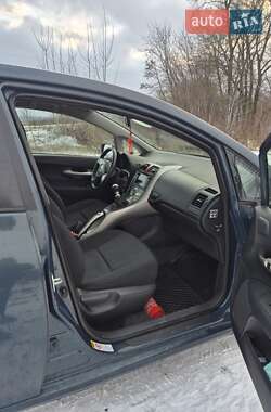 Хэтчбек Toyota Auris 2008 в Ровно